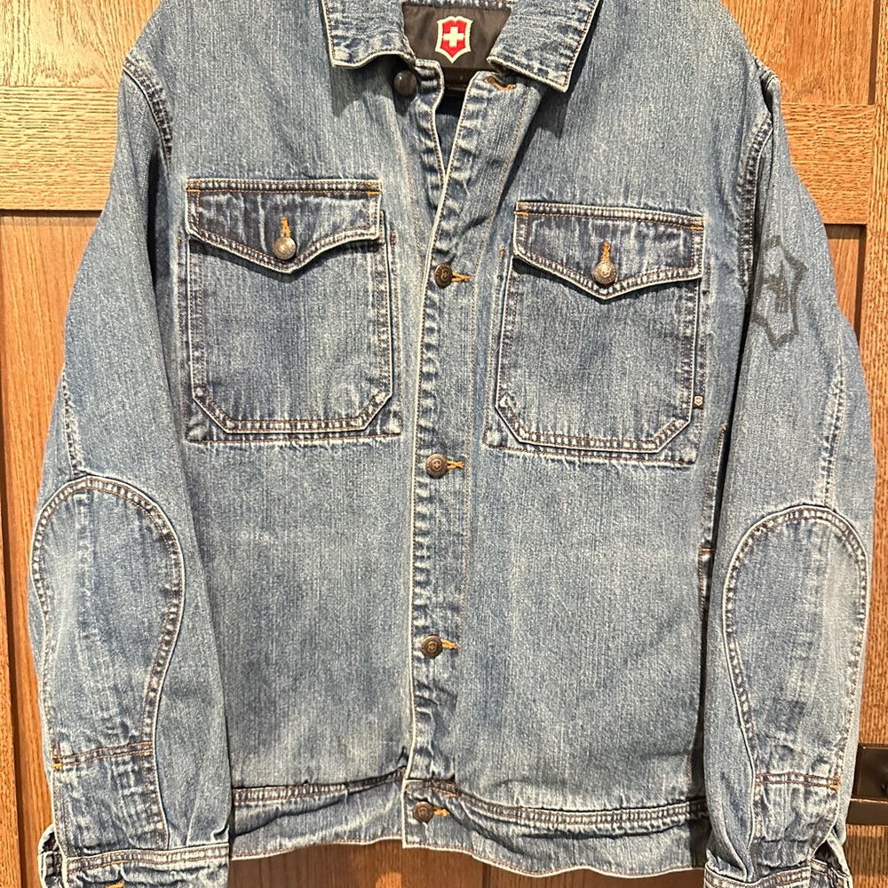 Victorinox Denim Jean Men's Jacket Swiss Army Trucker Reinforced elbows Med Wash